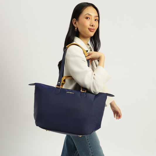 Cabin Tote Midi In Navy Blue image 1