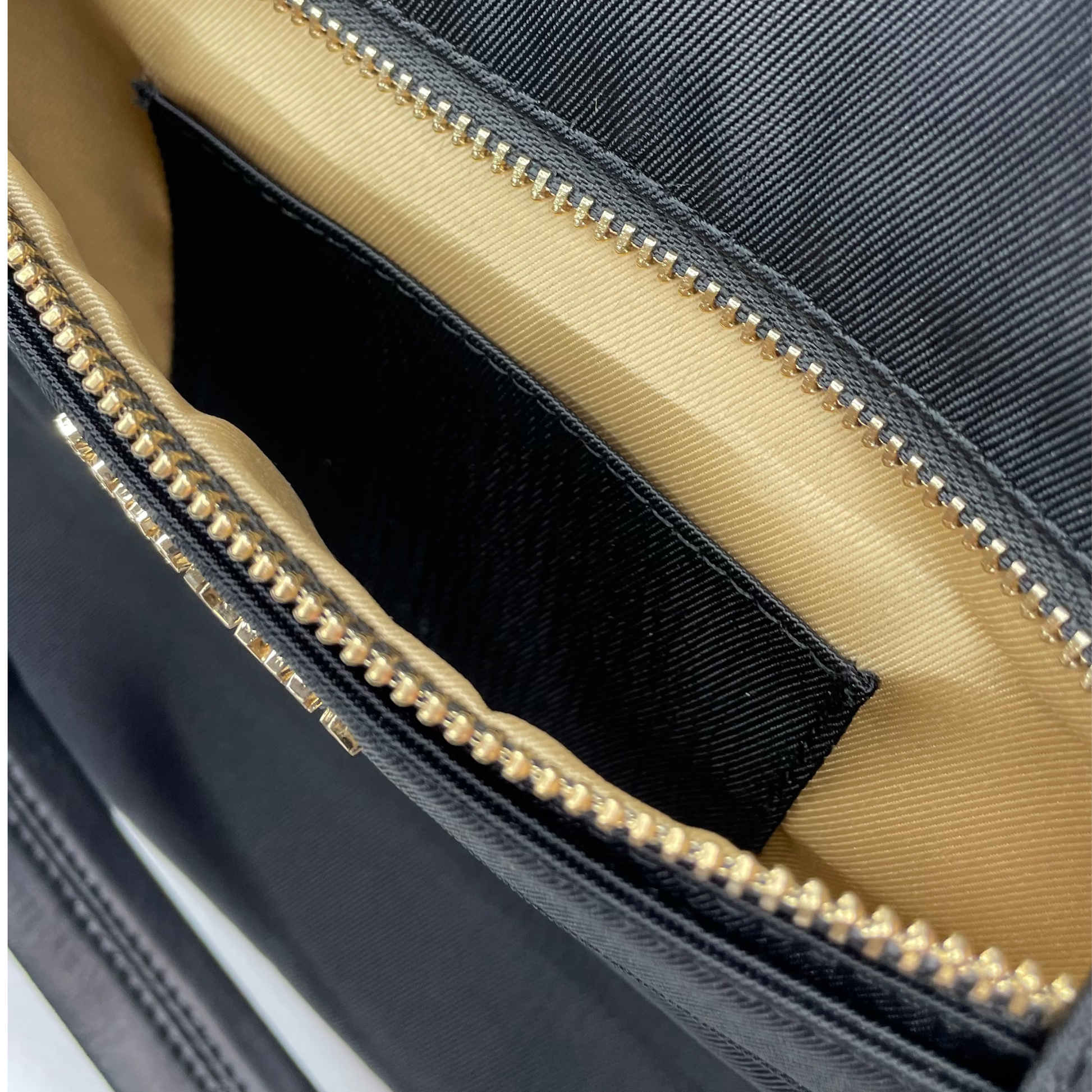 Cabin Tote Midi In Black image 4