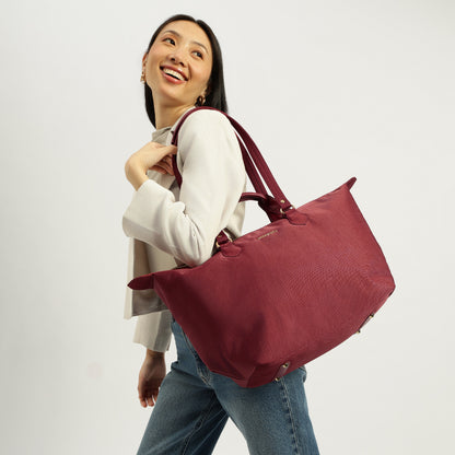 Cabin Tote Midi In Burgundy image 8