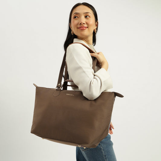 Cabin Tote Midi In Dark Brown image 1