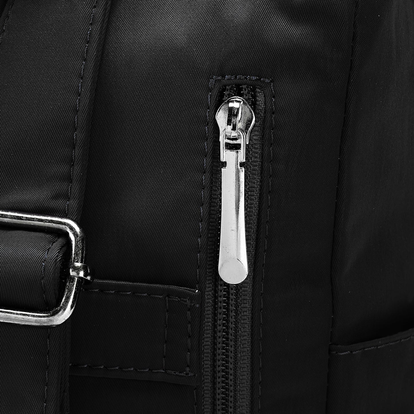 Daytrip Backpack Black (Silver)