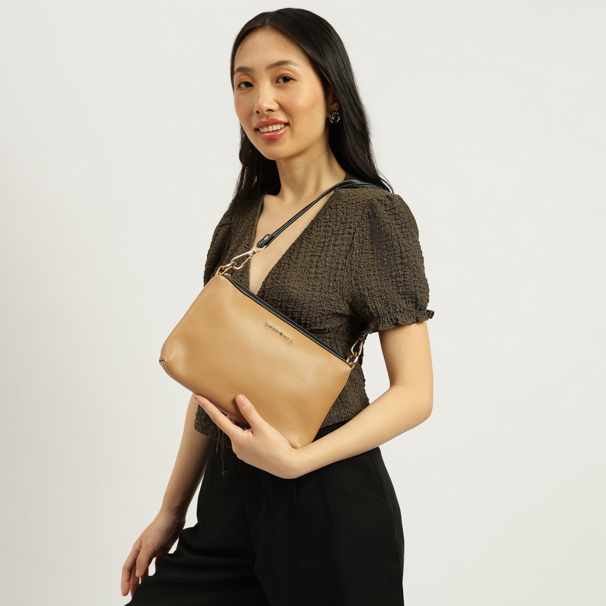 Bohomia Transfer Clutch (Camel)